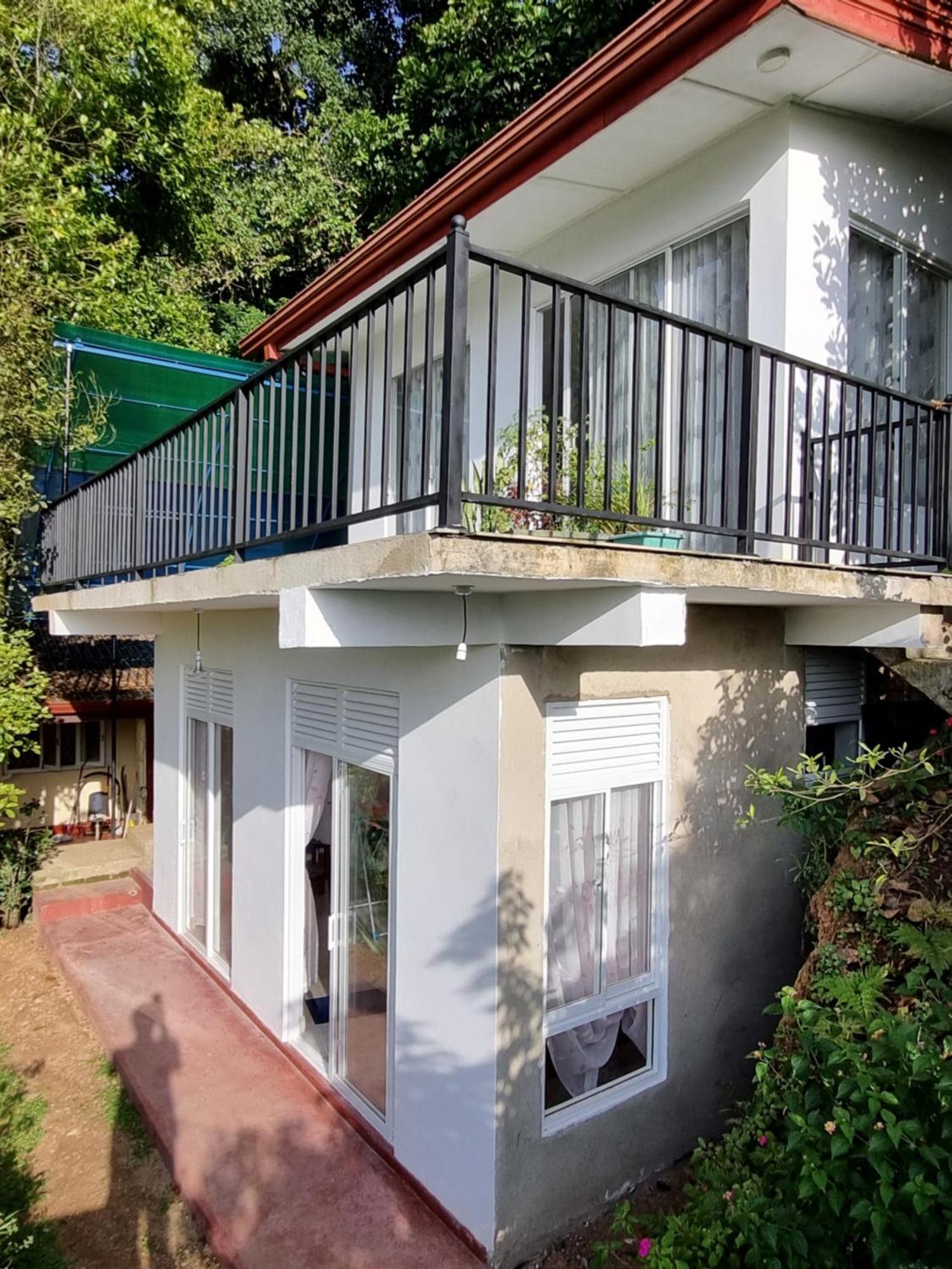 Hotel Squirrel'S Nest Kandy Exterior foto